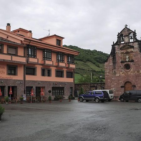 卡萨皮伯餐厅酒店 Tuña 外观 照片